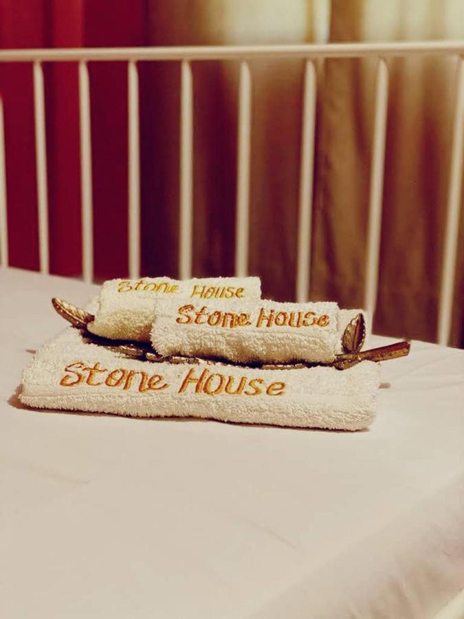 الشقق الفندقية Stone House - Makepe, دوالا المظهر الخارجي الصورة