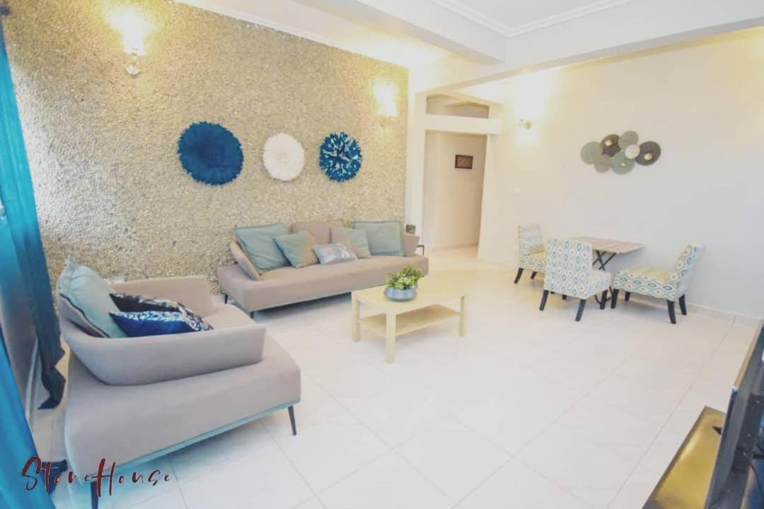 الشقق الفندقية Stone House - Makepe, دوالا المظهر الخارجي الصورة